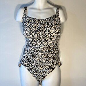 Lands End SZ 26 Black &  Ivory One Piece Figure Flattering Swimsuit Beach travel